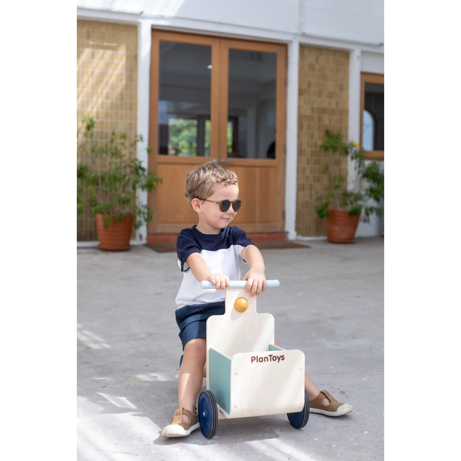 PlanToys Rutscher mit Lieferkorb Orchard