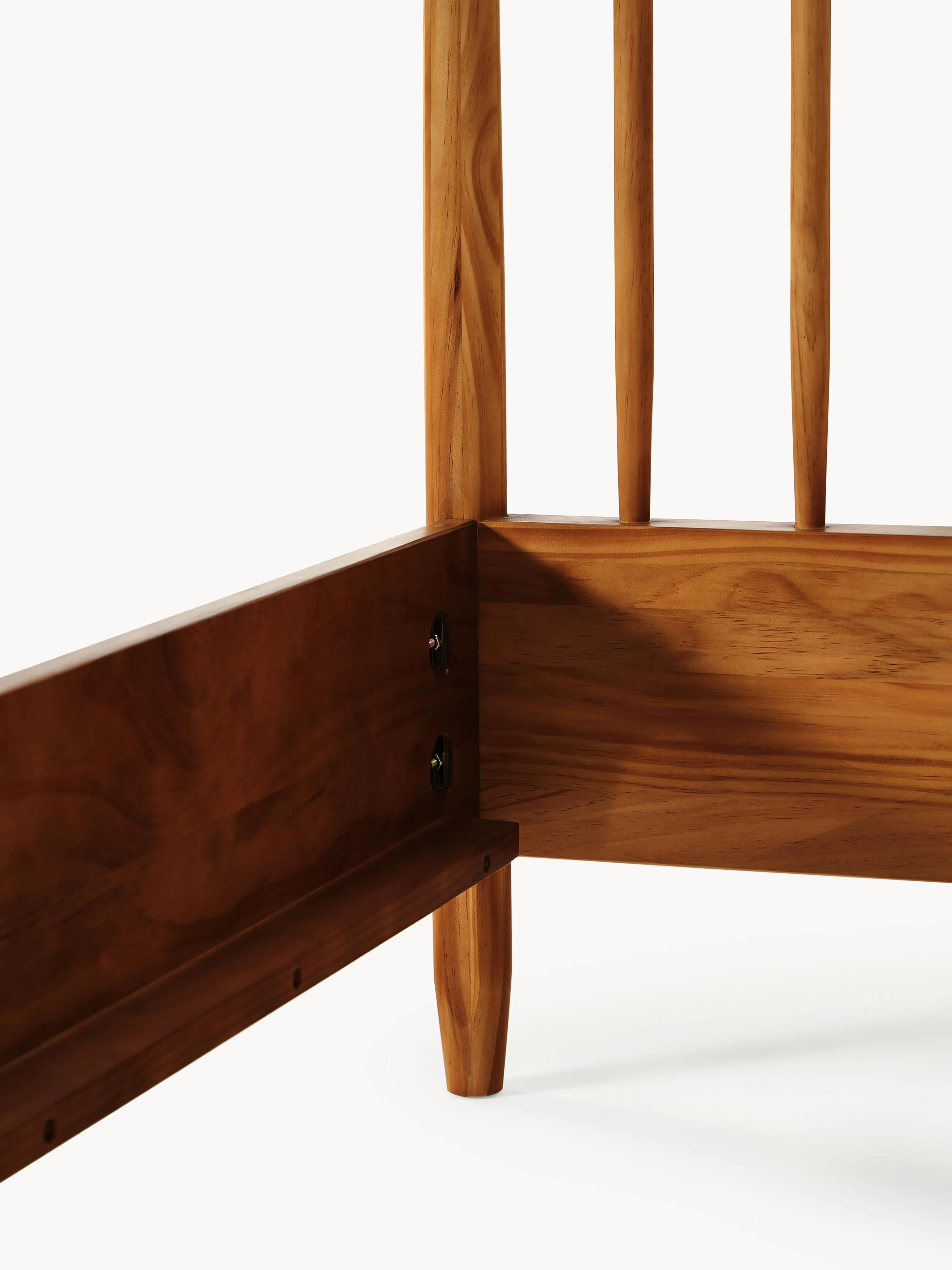 Houten bed Windsor met hoofdeinde van grenenhout