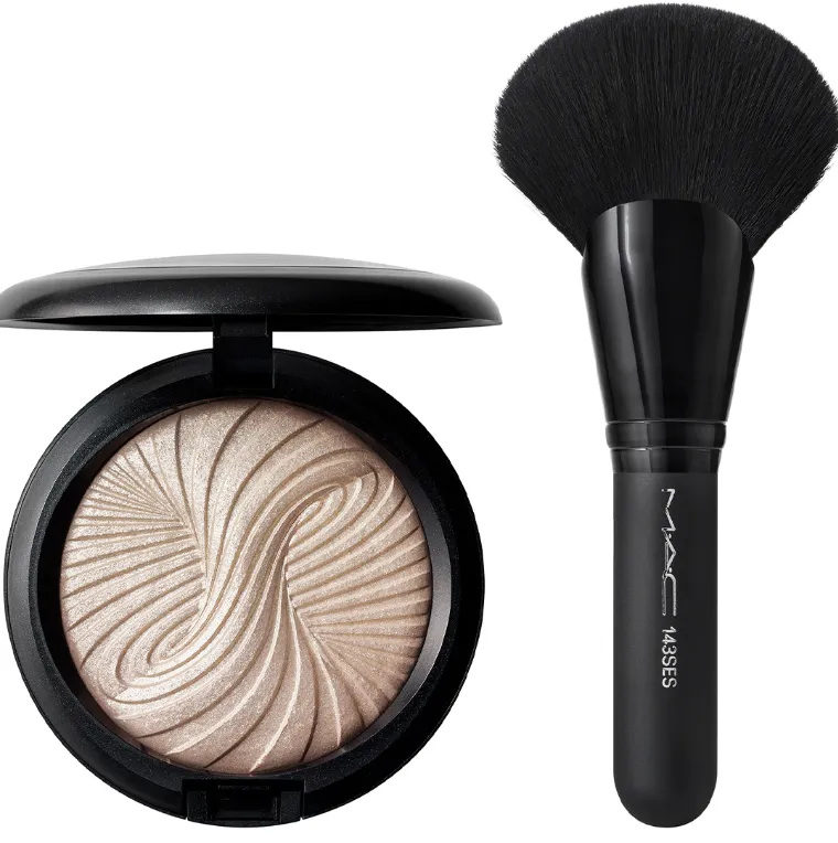 Trick Of The Light Extra Dimension Skinfinish Kit Set MAC: Makeup Bag, Burgundy   MAC, Multi Face Brush, 143S   Extra Dimension Skinfinish, Highlighter Powder, Magnetic Attraction, 9 g