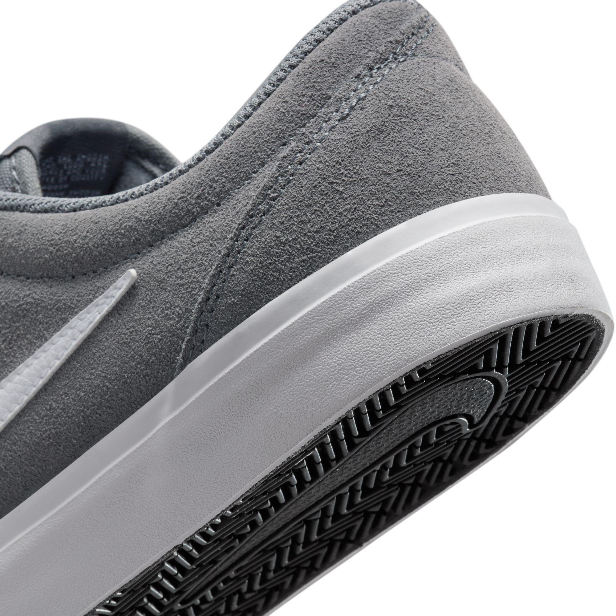Nike Charge Low Trainers Mens