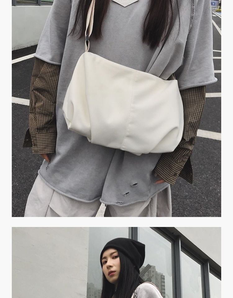 IOU - Effen nylon crossbodytas