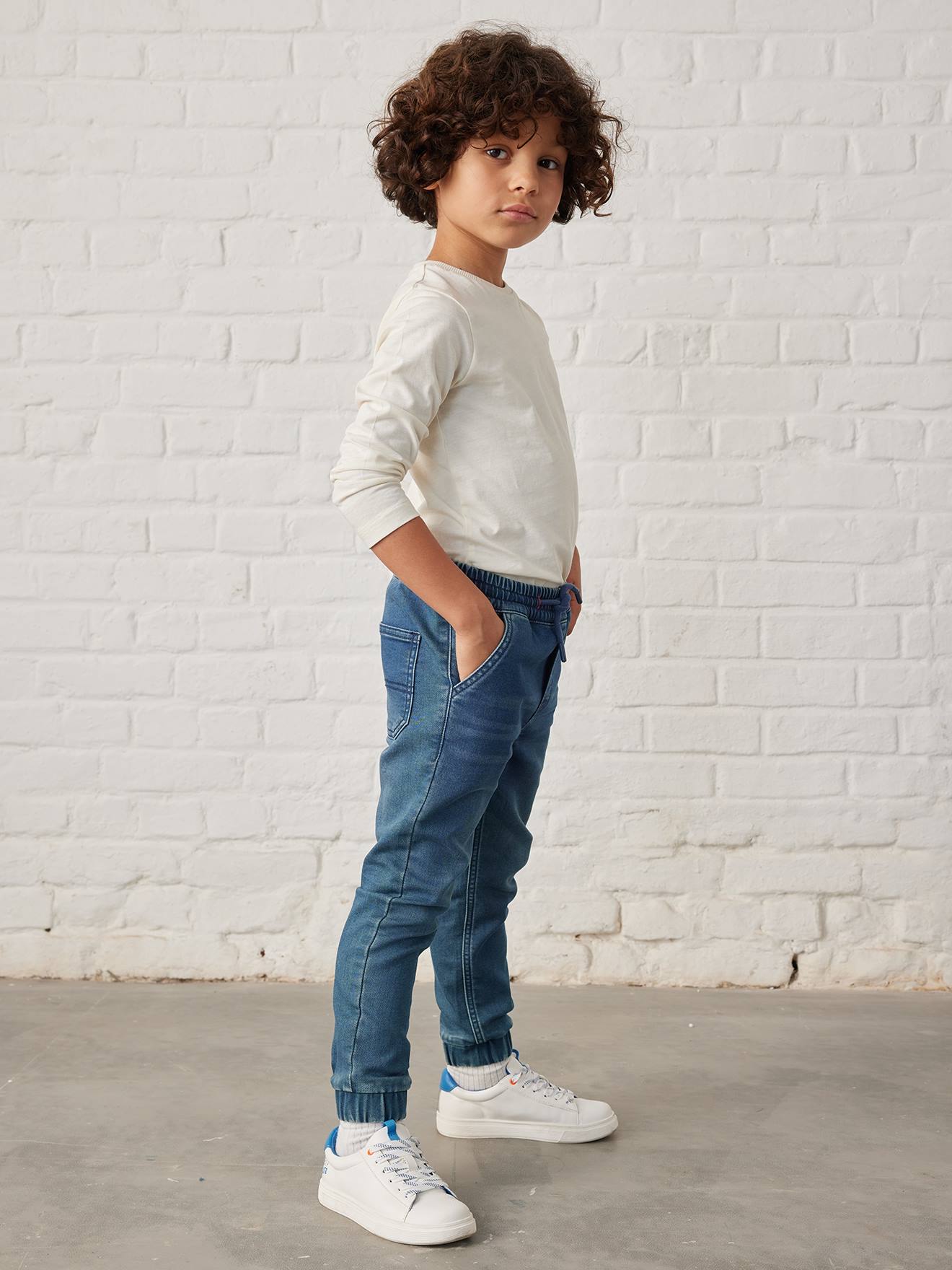 Calças de moletom azul-escuro com efeito fleece, fáceis de vestir, para meninos, com efeito jeans.