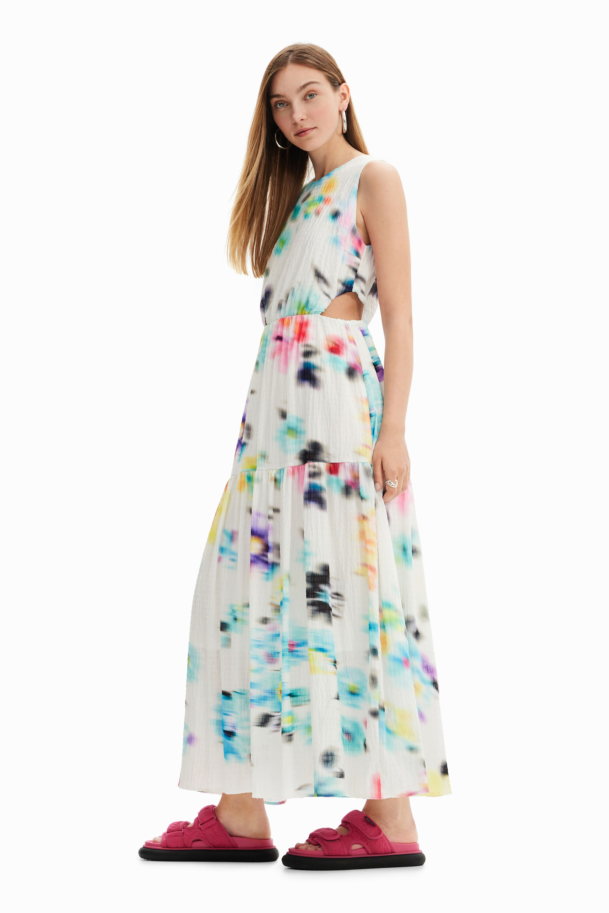 Robe longue découpes floue
