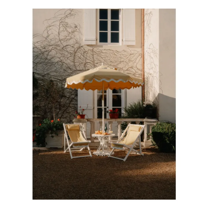 Business & Pleasure Co. Parasol festonné Beach Club | Jaune