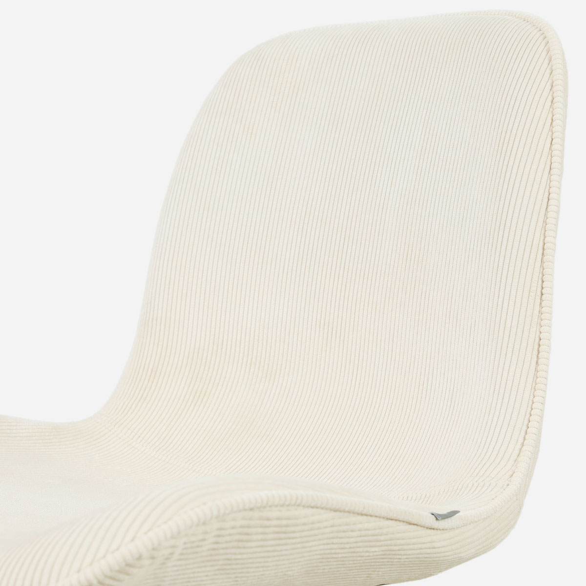 Eetkamerstoel Nena-Fé walnoot houten onderstel rib beige