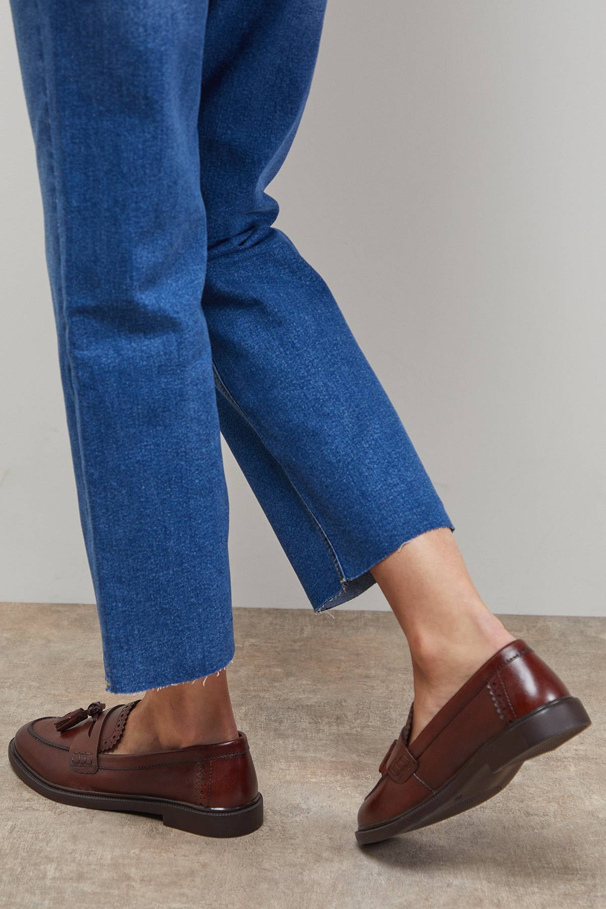 Oasis Mocassins Bunny en Cuir Véritable avec Détails Richelieu et Pompons