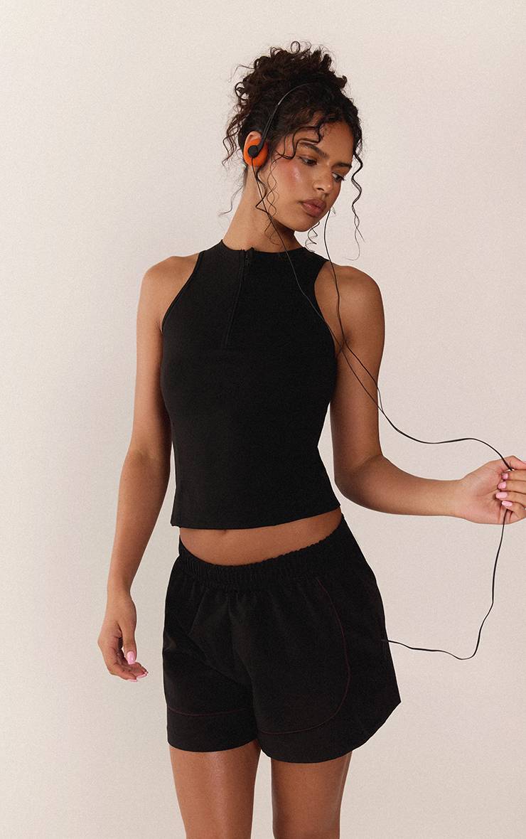Noir Short En Tissu Shell À Passepoil Contrasté