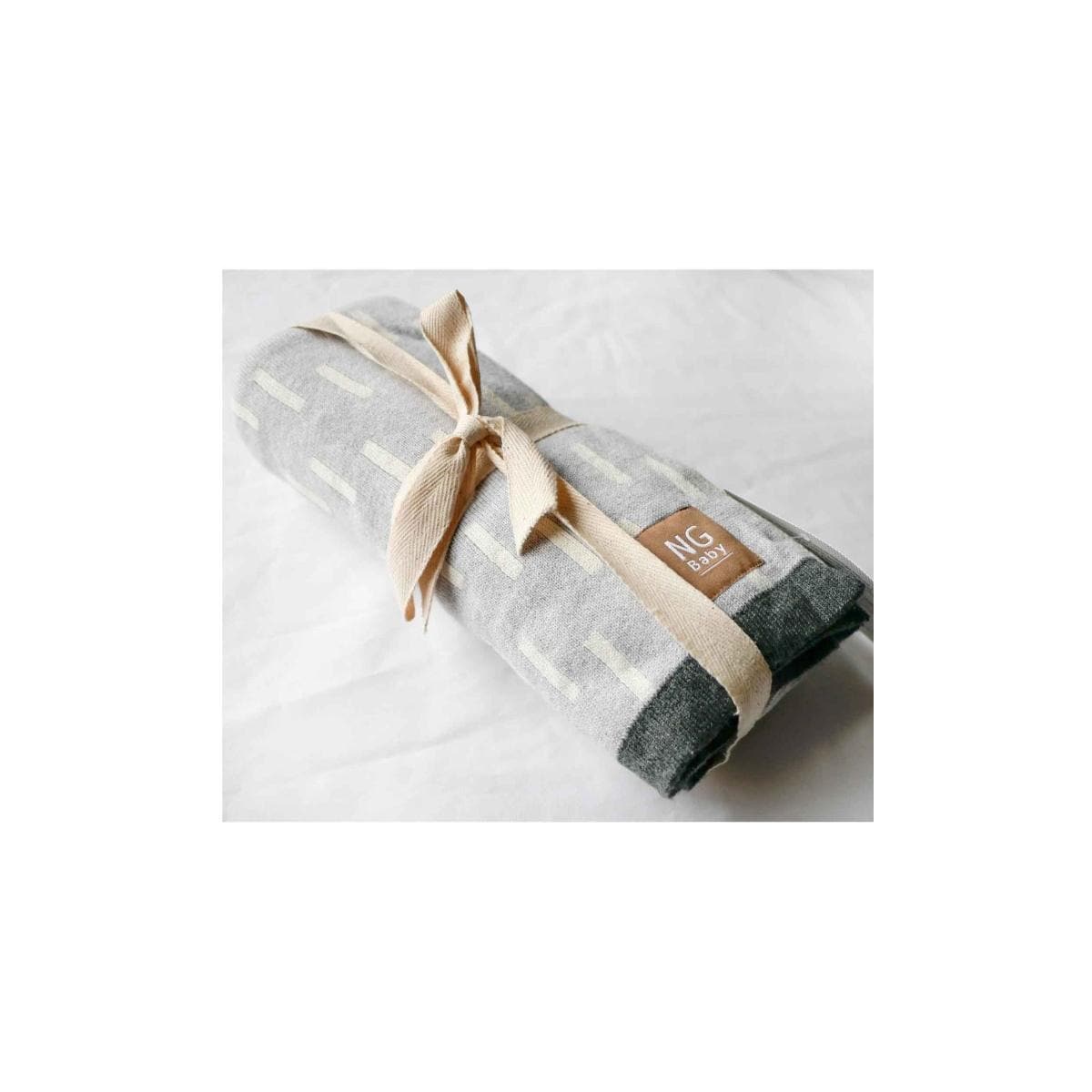NG Baby Filt Jaquardstickad Grey Line