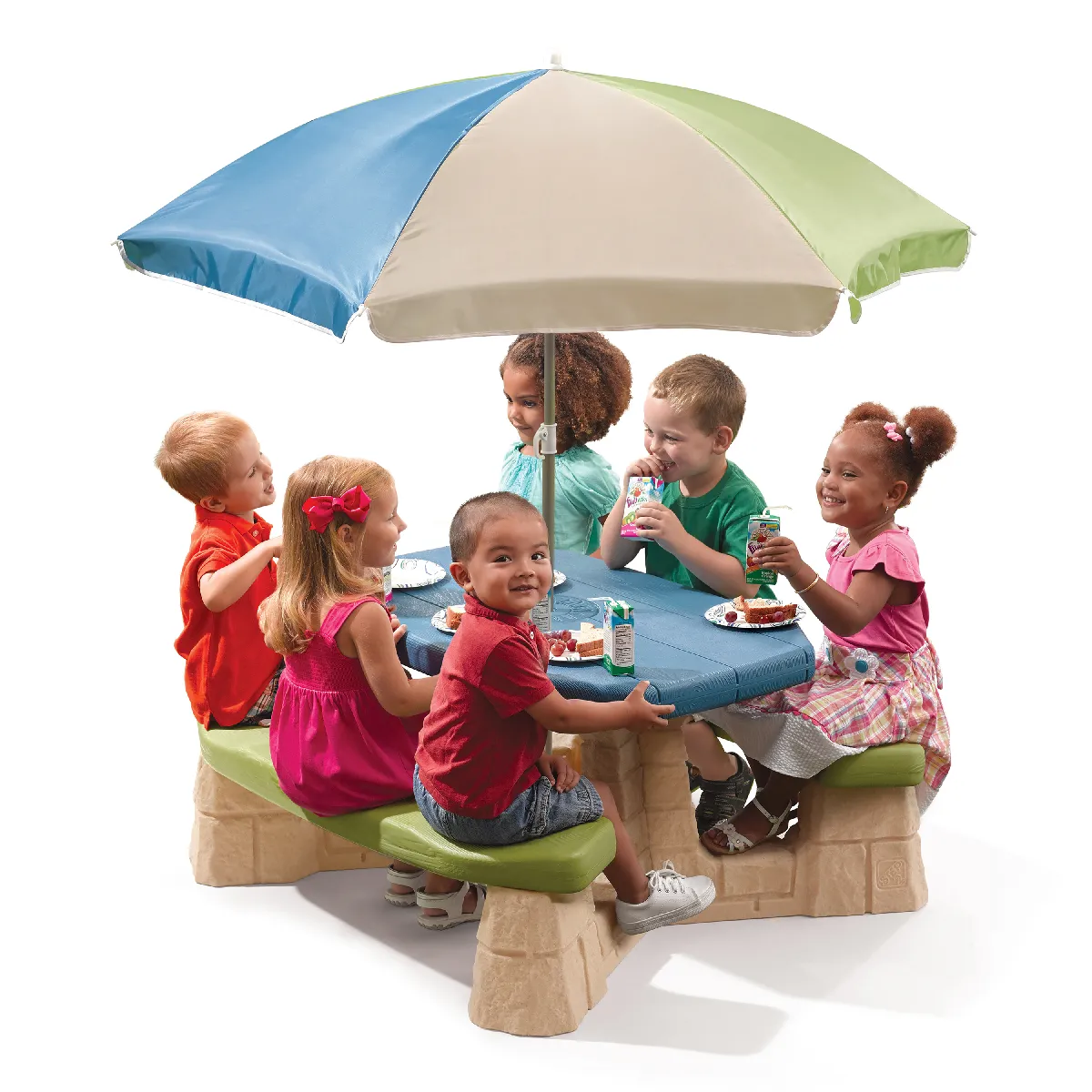 Step2 Naturally Playful Table Picnic