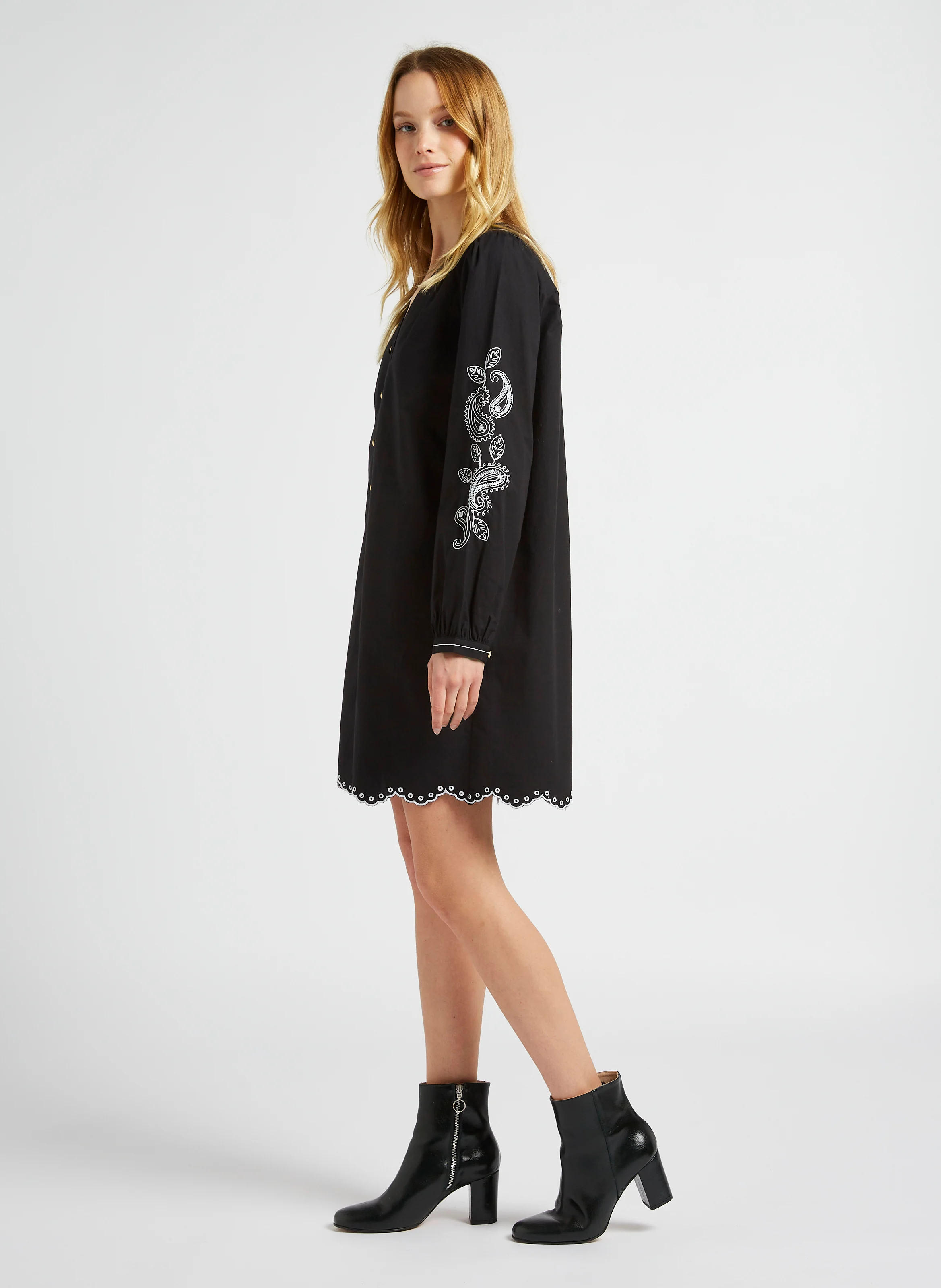Robe chemise courte col V en coton| Noir