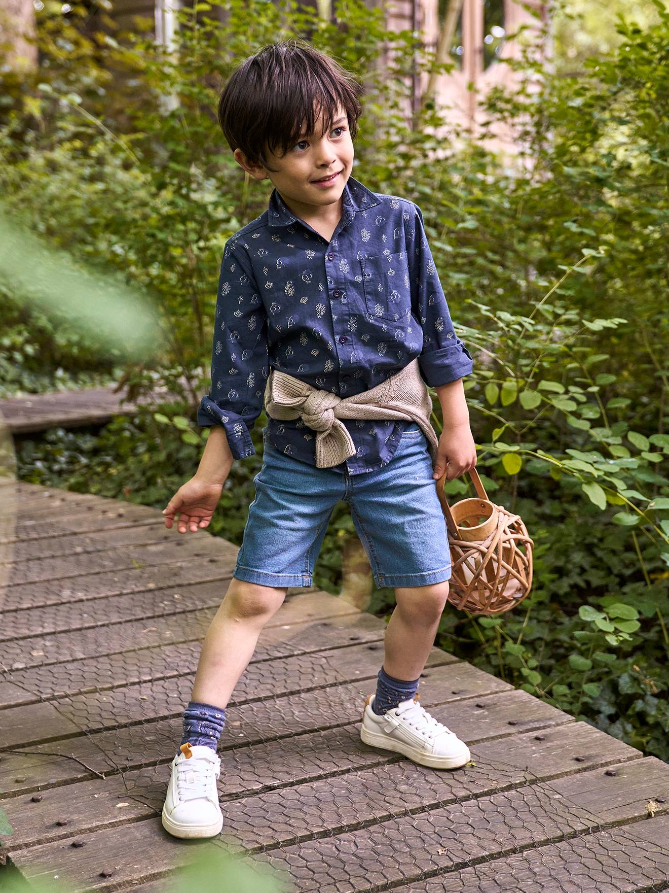 Camisa infantil masculina com estampa cigana em azul escuro.