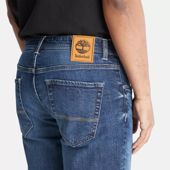 Calça jeans Stretch Core masculina na cor azul marinho.