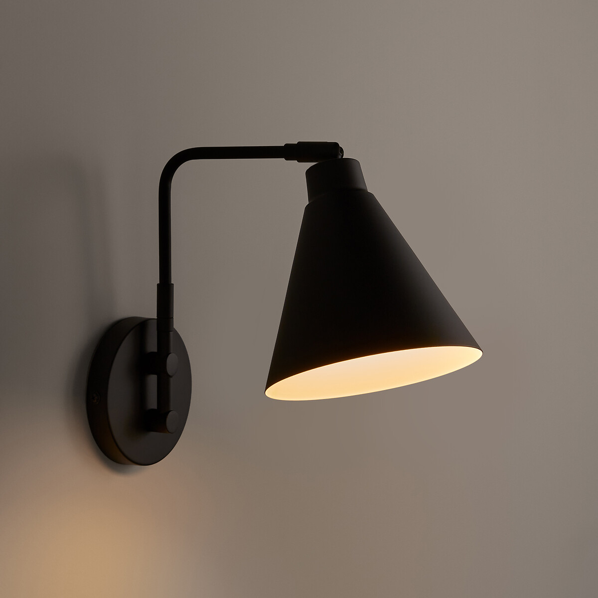 LA REDOUTE INTERIEURS<br>Luminária de parede articulada em metal, Hiba