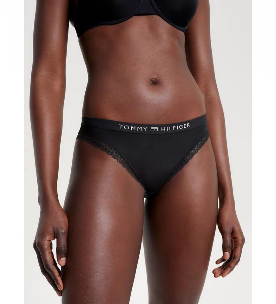 Calcinha Tommy Hilfiger com renda tonal e logotipo preto.