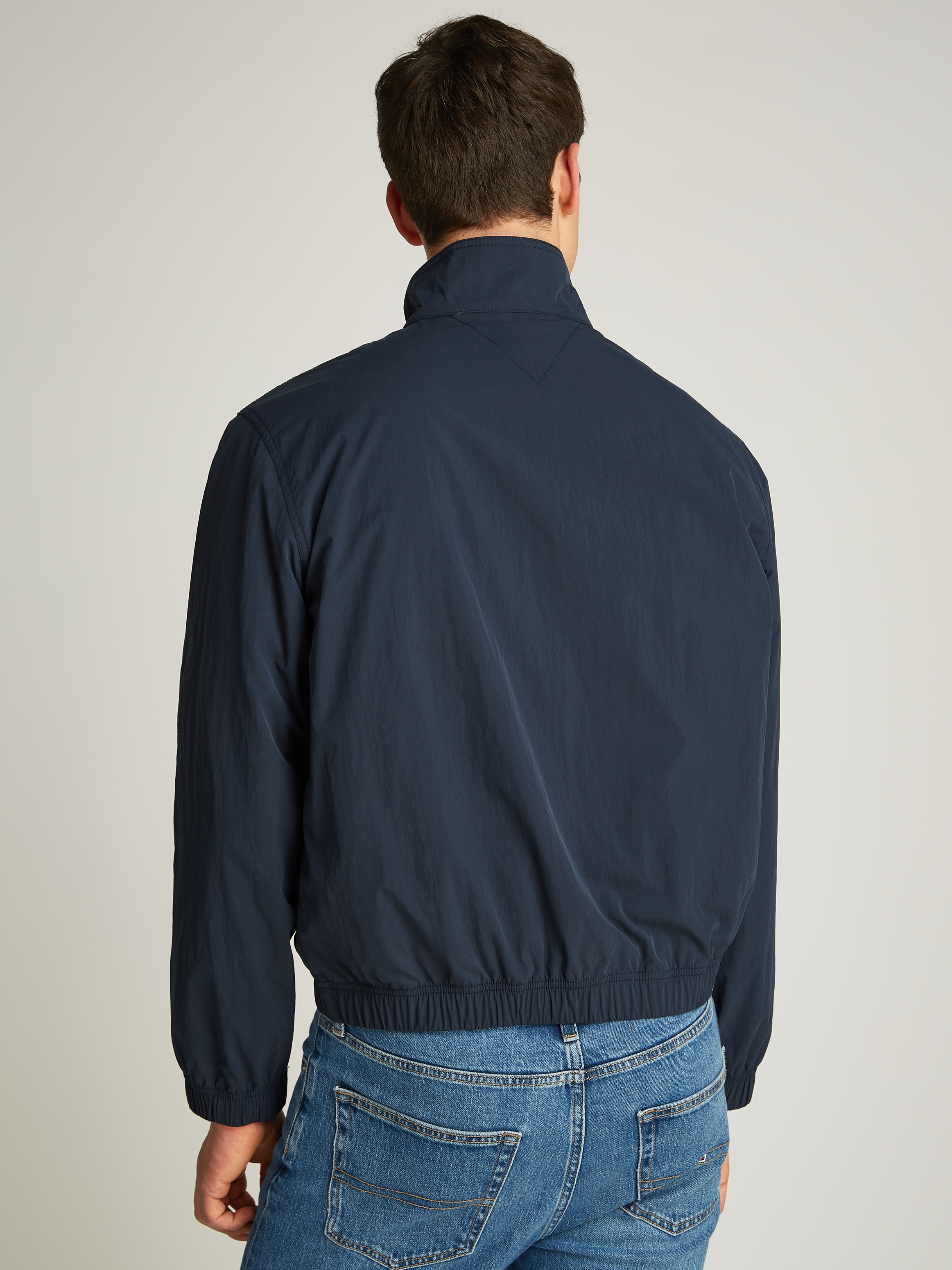 Tommy Jeans Plus Allwetterjacke »TJM ESSENTIAL JACKET EXT« in Grossen Grössen, Logostickerei, Eingriffstaschen