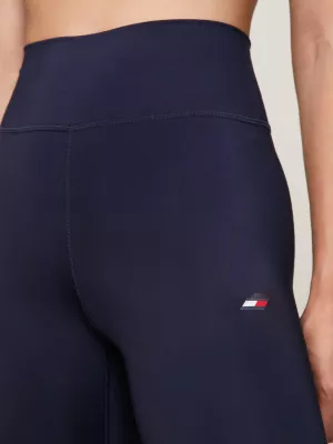 Calça legging esportiva essencial, comprimento total e modelagem justa.