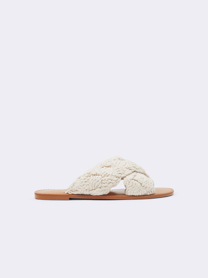 Sandália trançada com tiras cruzadas - Branco-creme
