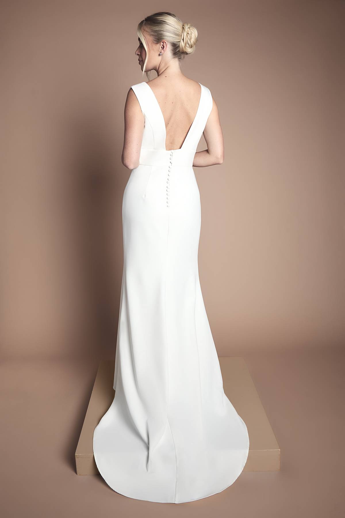 Coast Robe De Mariée Coast Honoured Petite Premium En Crêpe À Décolleté Plongeant Et Traîne Sirène