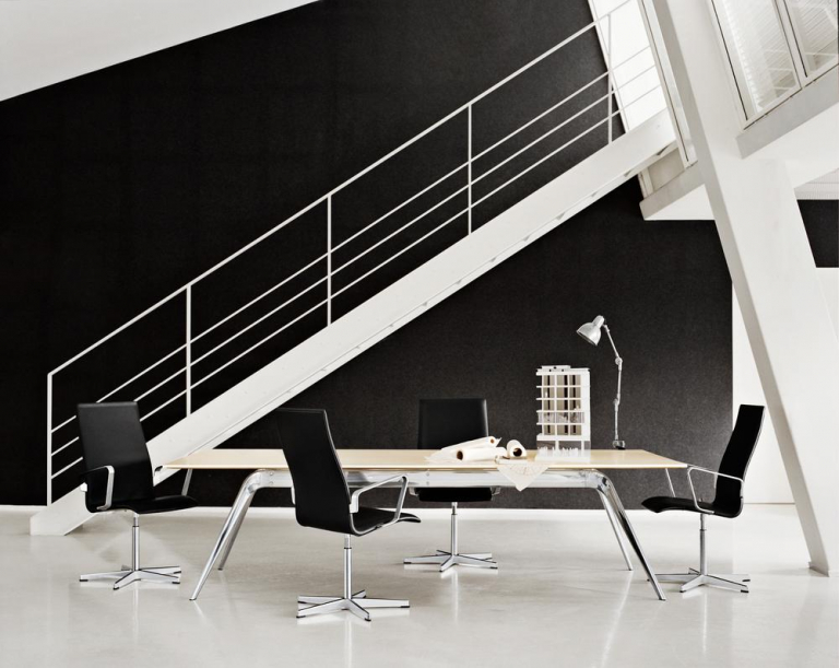 Fritz Hansen Oxford Medium back vergaderstoel Grace Black Black