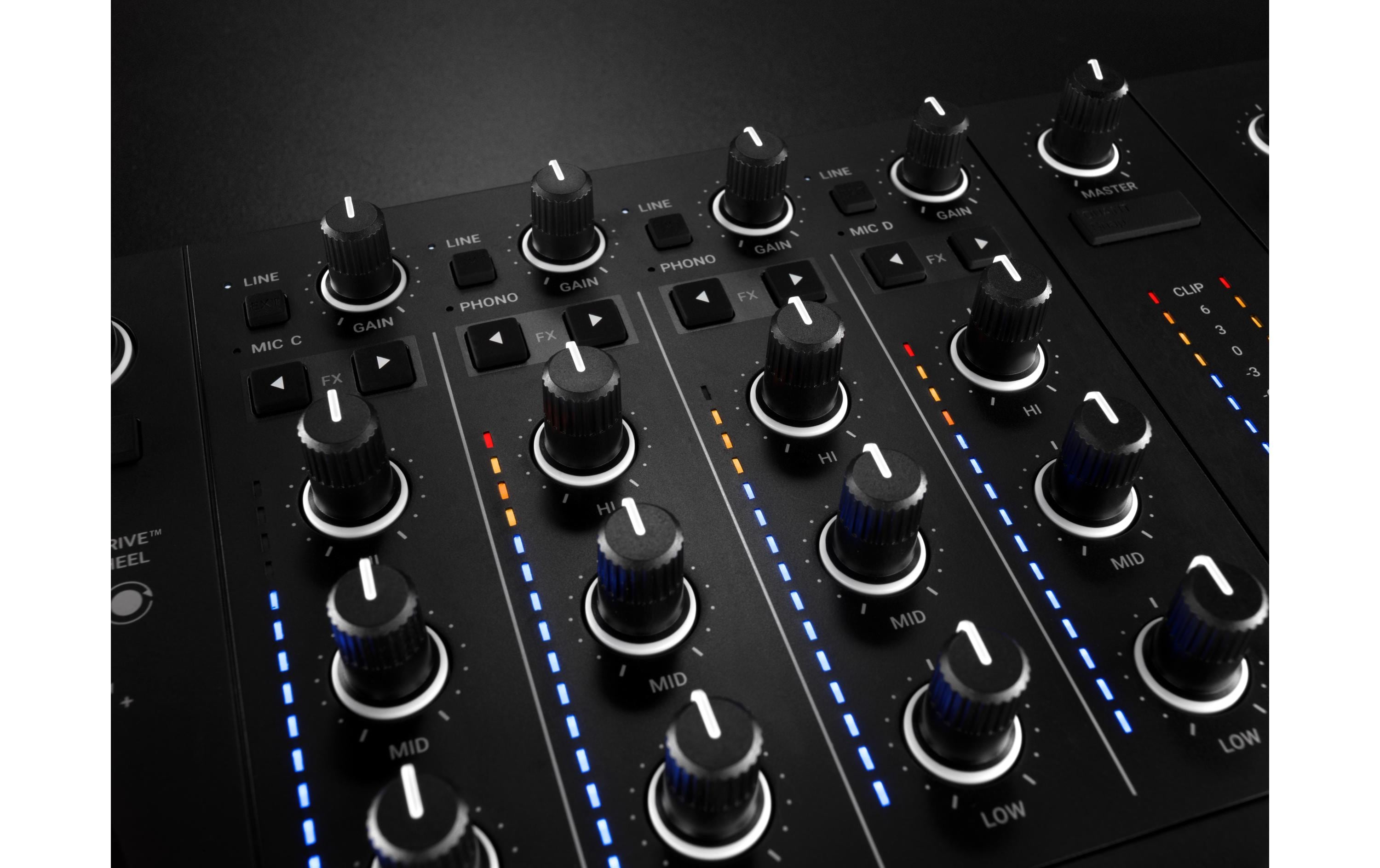 DJ-Controller Traktor Kontrol S4 MK3<br>4-Kanal DJ-System mit «Haptic Drive»