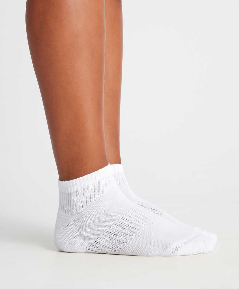 3 pares de meias esportivas de algodão.