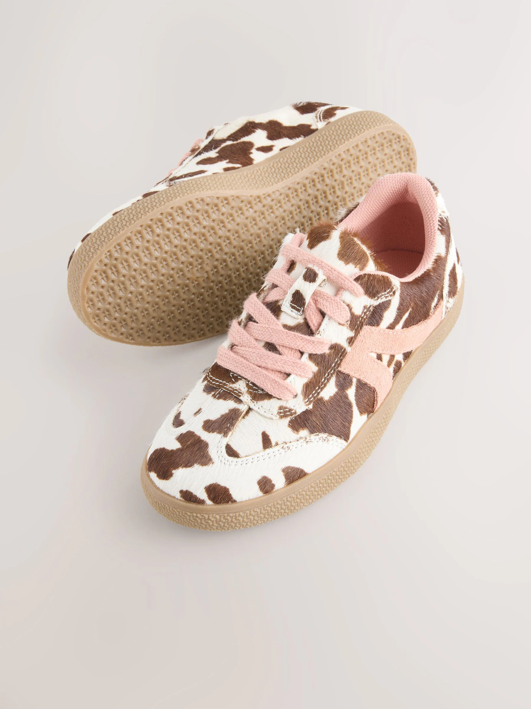 Koeienprint leer - Retrosneaker