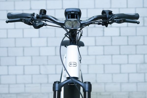 HOMAGE GT TOURING Crossover E-Bike  pearl white  54 CM