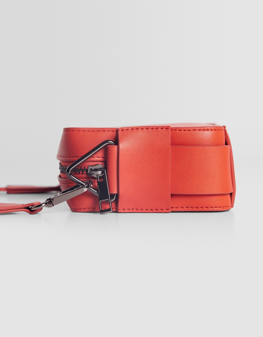 Bolsa transversal rígida
