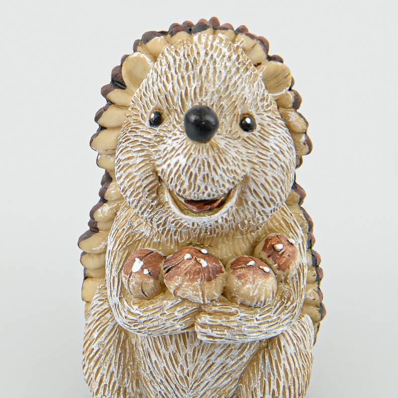 Hérisson décoratif marron et gris