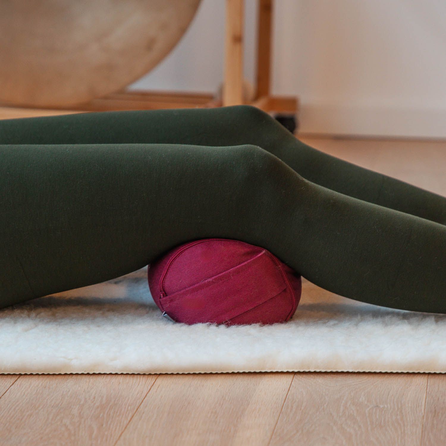 bodhi Yoga Mini-Bolster (rund), Nackenrolle, ECO, Buchweizenschalen  Aubergine