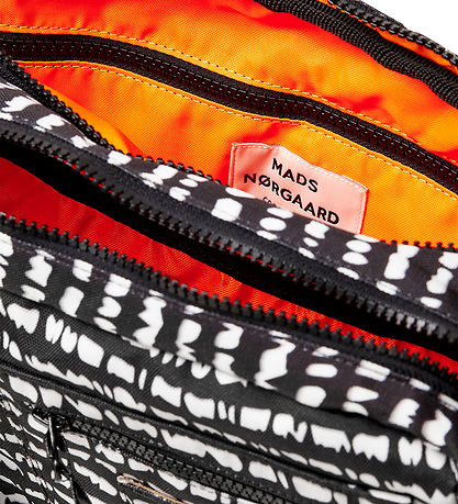 Mads N?rgaard Skuldertaske - Bel One Art Cappa - ScribBlå Black/