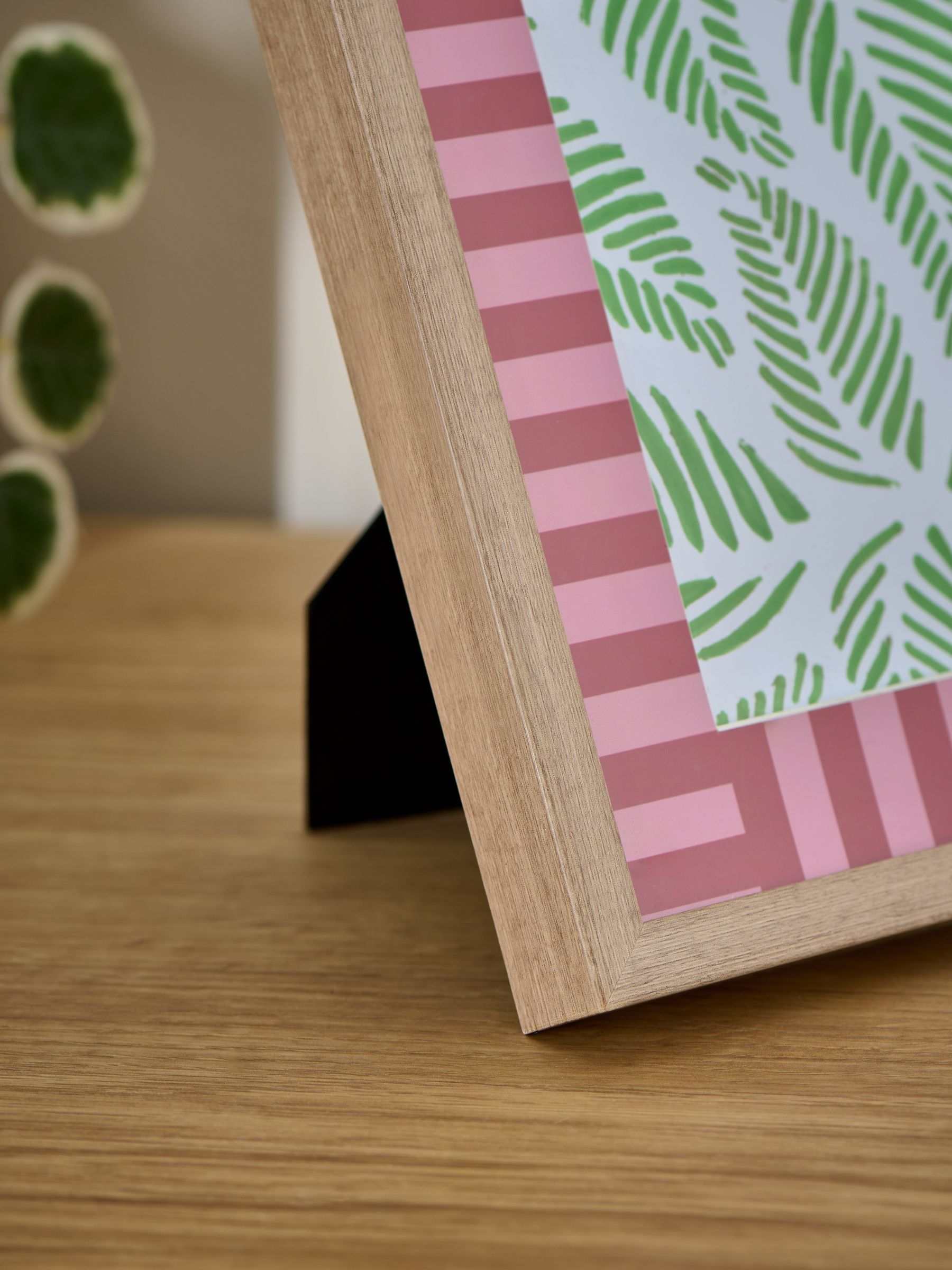 Stripe Mount Wooden Look Photo Frame