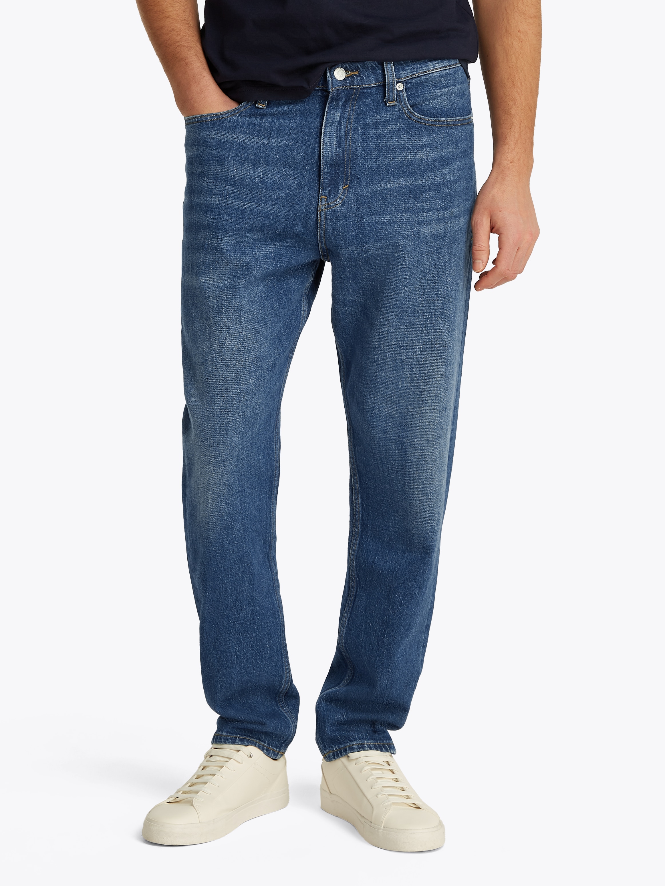 Tommy Jeans Gerade Jeans »Isaac Relaxed Tapered«, Relaxed‑Fit‑Jeans mit konisch zulaufendem Bein