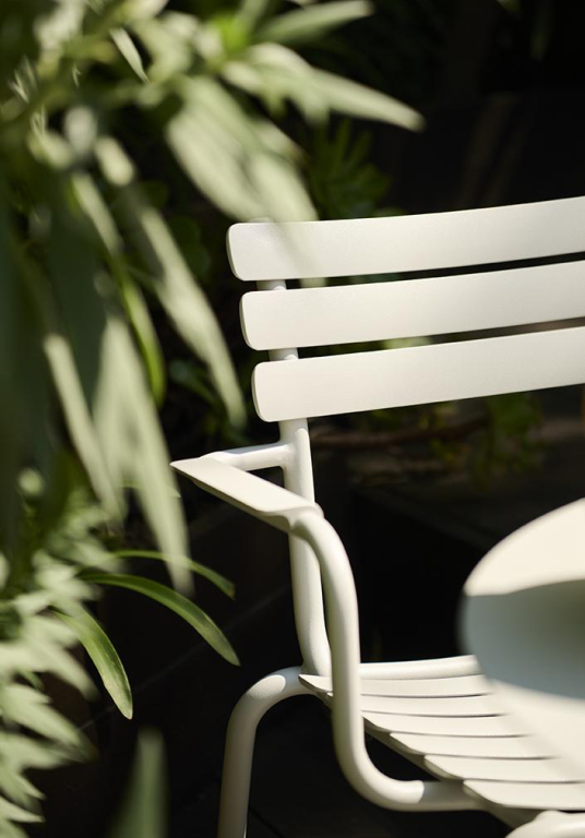 Houe Alua tuinstoel met armleuning Olive Green