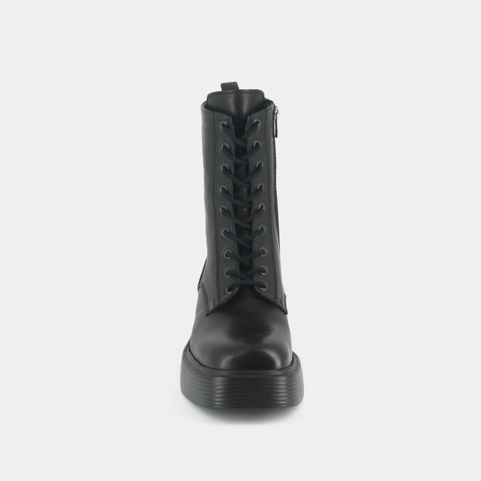 Boots à lacets, plateformes et bouts carrés  en cuir noir