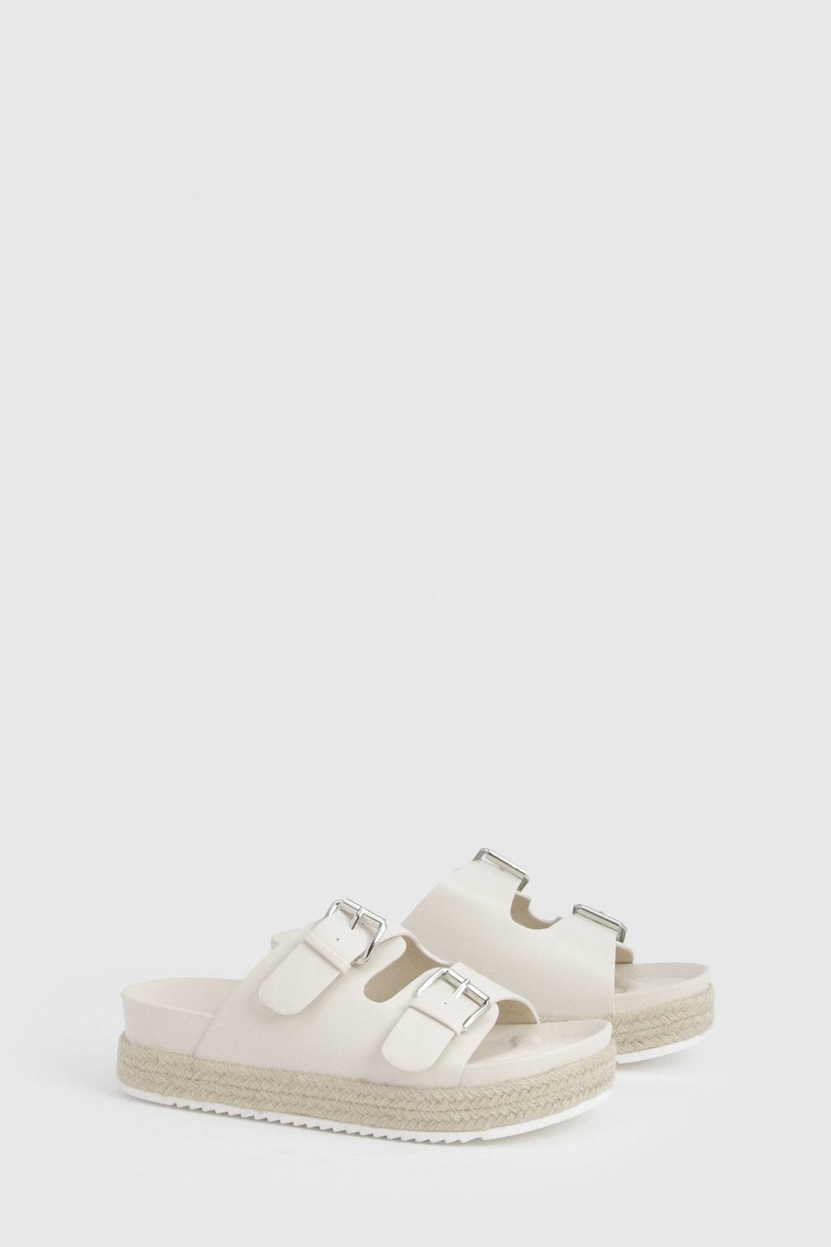 boohoo Sandales Plateformes À Double Bride Avec Détails Boucles