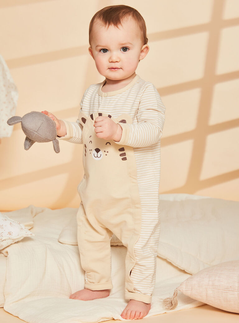 Grenouillère beige clair à imprimé à rayures