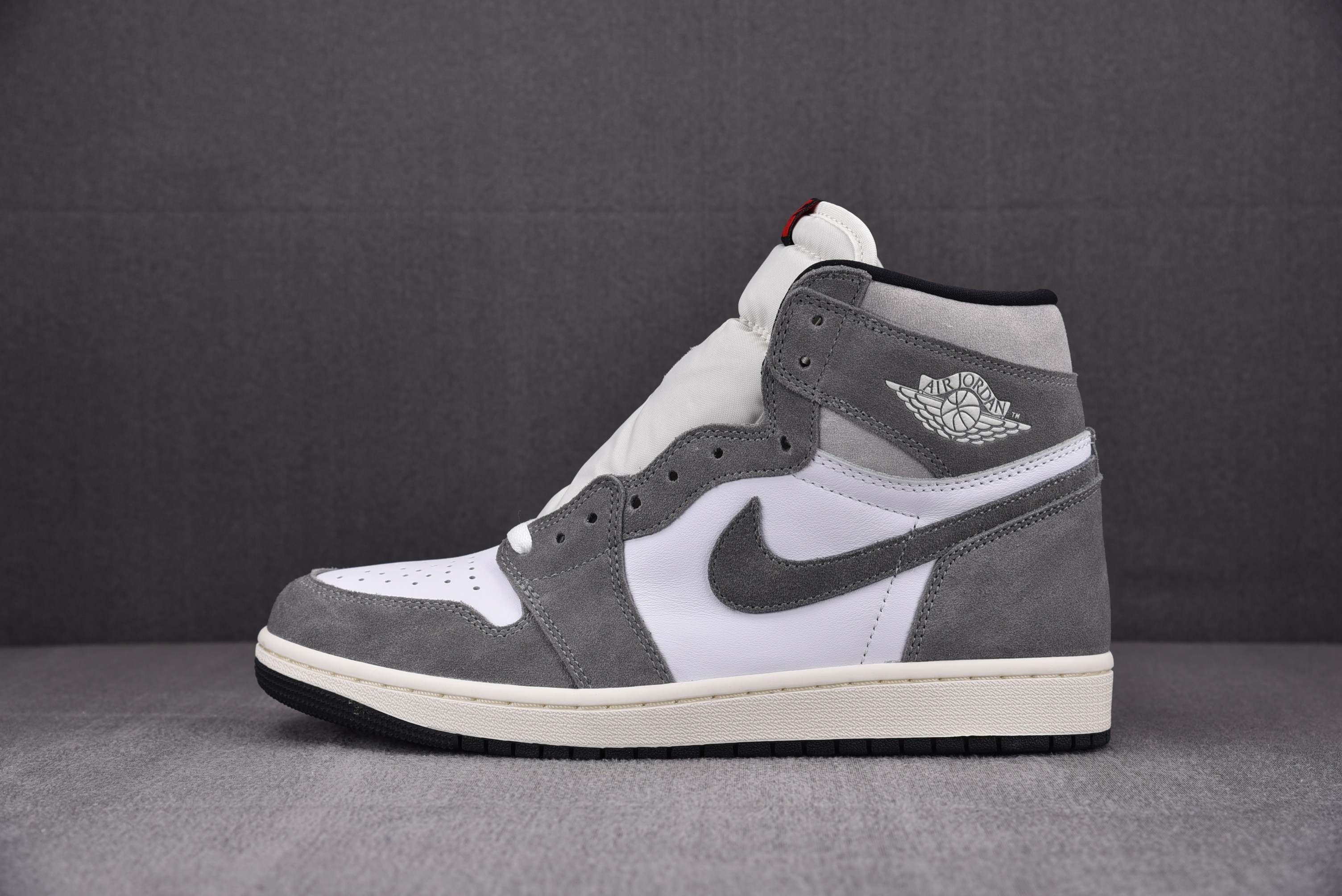 Jordan 1 Retro High OG Washed Black