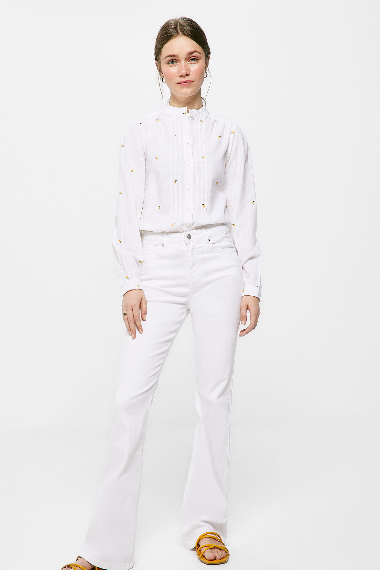 Blusa plissada bordada - amarela