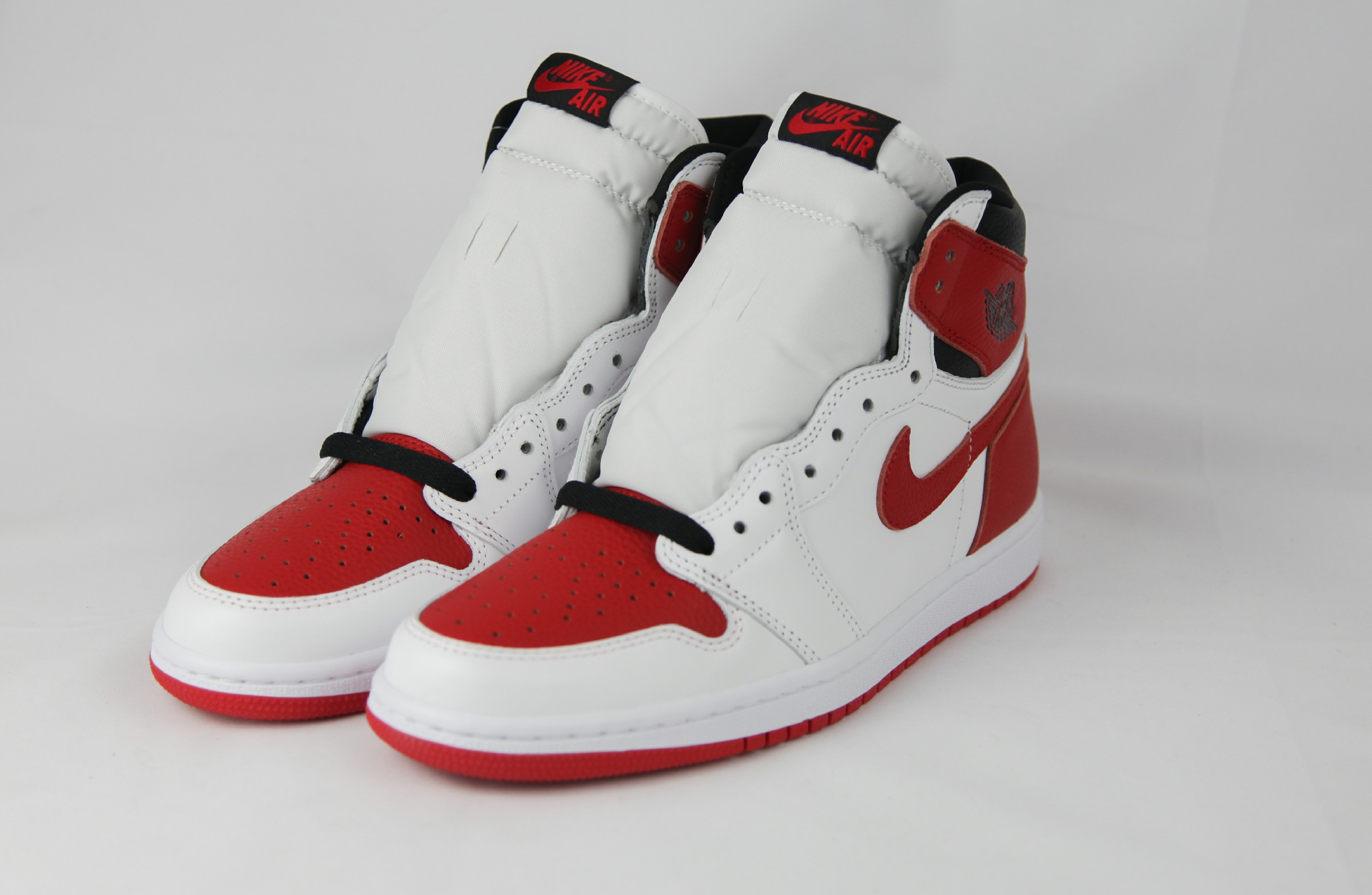 Air Jordan 1 High OG Heritage