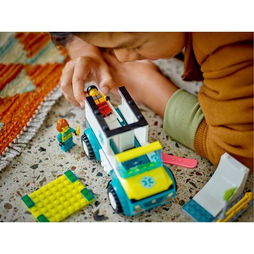 LEGO City Ambulance Og Snowboarder - 60403