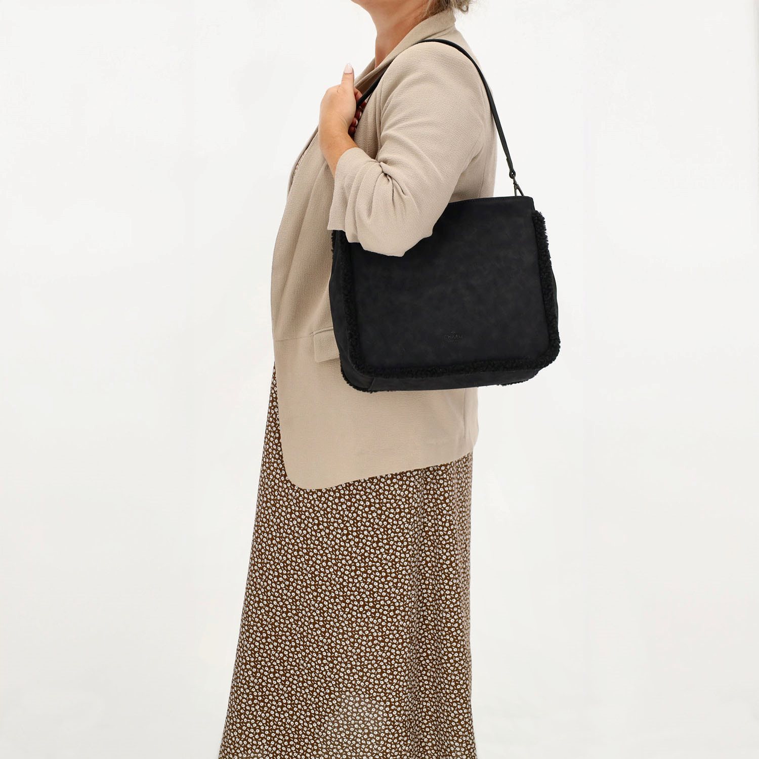 Charm London Newington Shoulderbag black