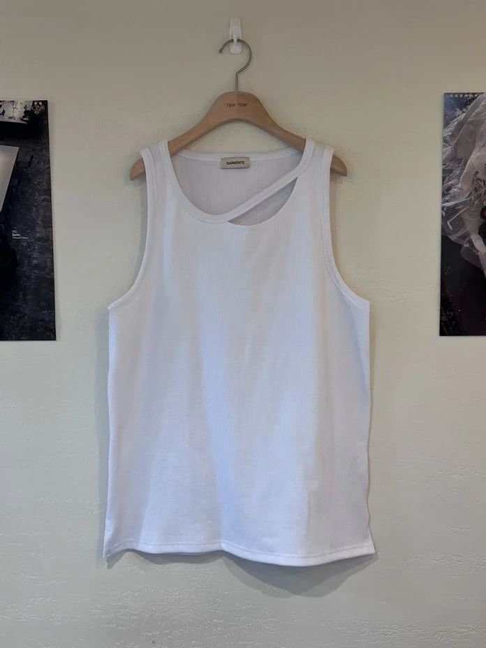Seoulchic - Mouwloos tanktopje met effen uitsnijding