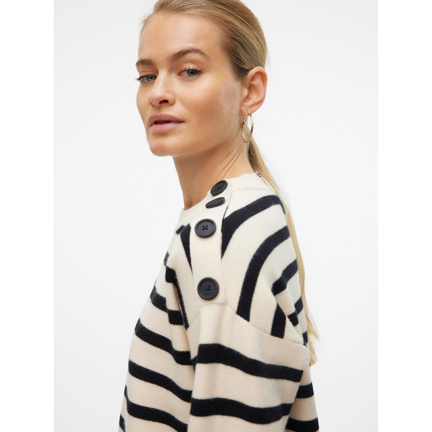 Vero Moda  Saba Long Sleeve O-Neck Button Pullover