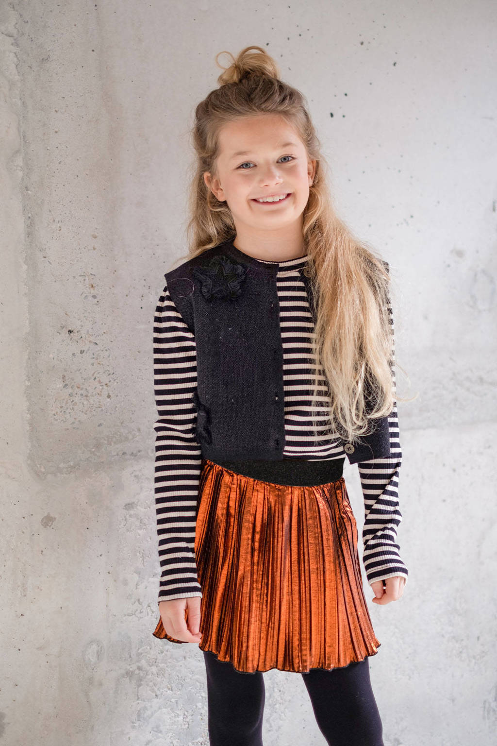 Like Flo gestreepte fijngebreidetop Eef zwart/offwhite