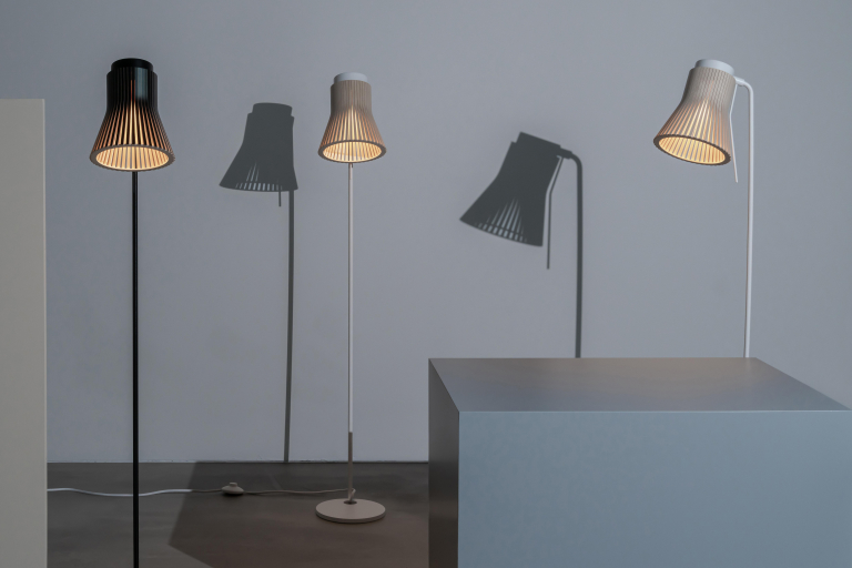 Secto Design Petite 4610 vloerlamp wit/naturel berk