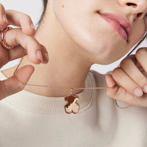 Pingente Areia com banho de ouro rosa 18k sobre prata e pérolas.
