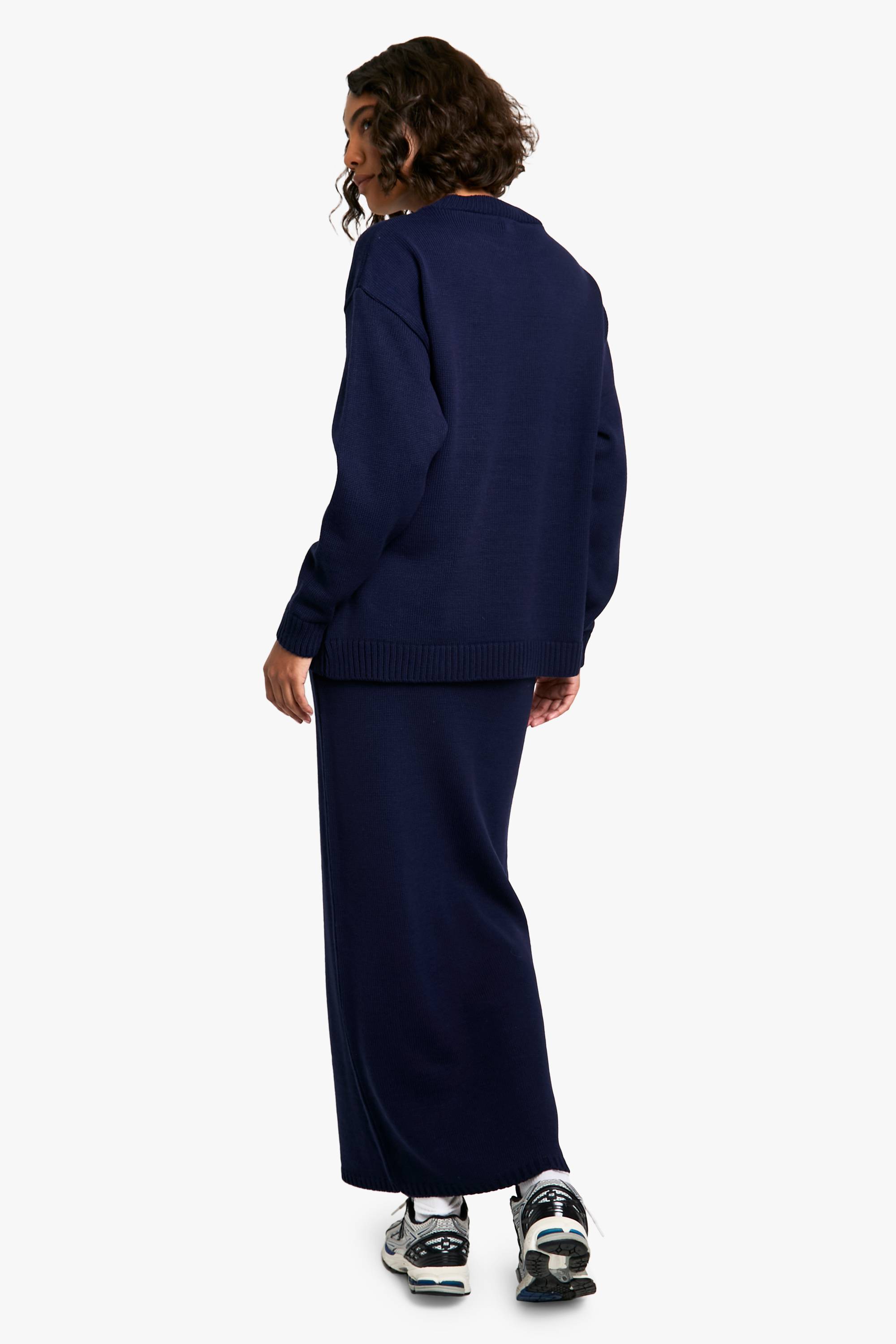 Petite ensemble pull tricoté à col rond et jupe maxi DSGN