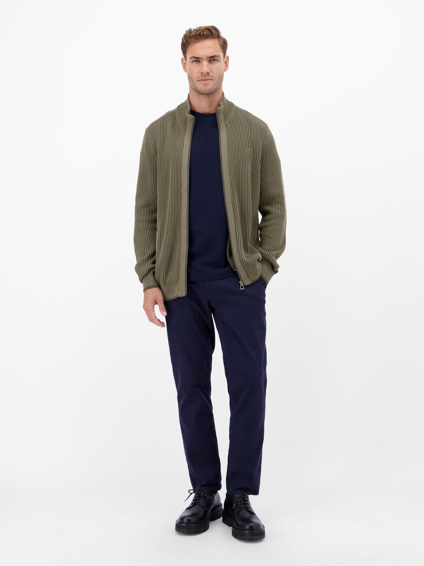 Herren Strickjacke - casual, modisch und bequem