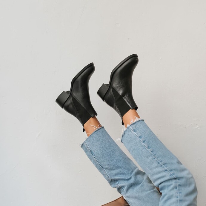 Bottines à élastiques  en cuir noir